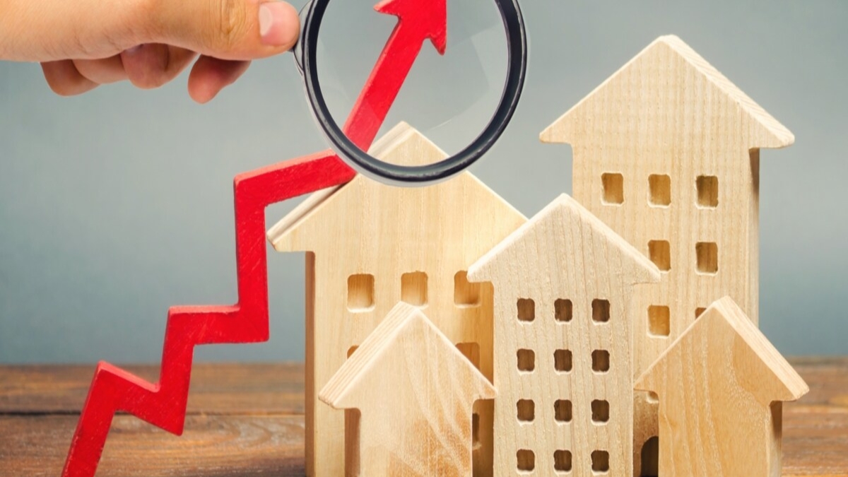 Top 11 Listed Developers' Pre-Sales Rise 18% to ₹1.48 Lakh Crore in FY26: Anarock