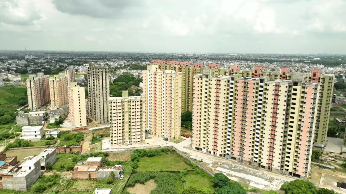 Lucknow Homebuyers Get a Big Opportunity as 2,640 Flats Get Approval From Just ₹8.99 Lakh
