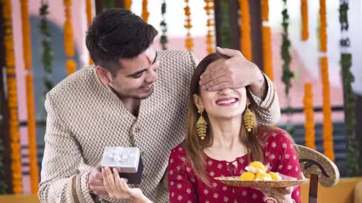 Raksha Bandhan Property Gift Rules Brother Can Gift Flat to Sister Without Immediate Tax