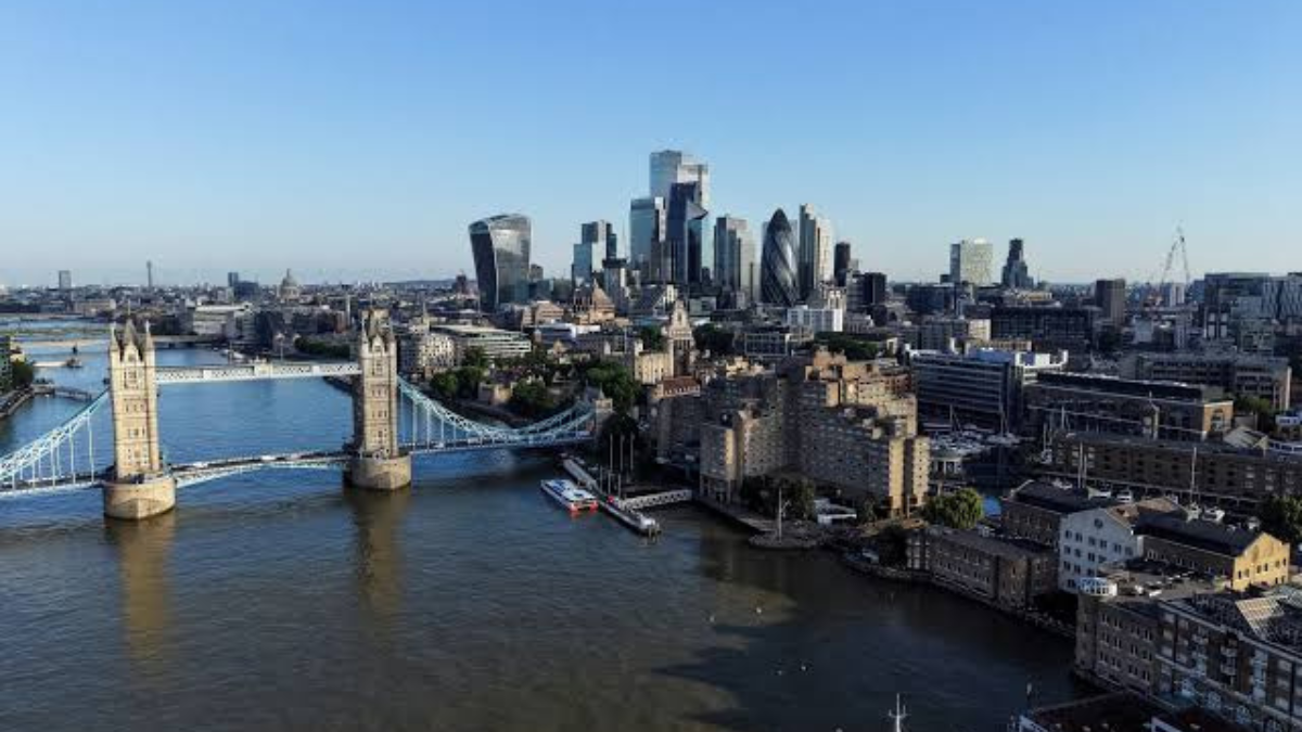 UK Mortgage Approvals Fall to Lowest Level Since January 2024