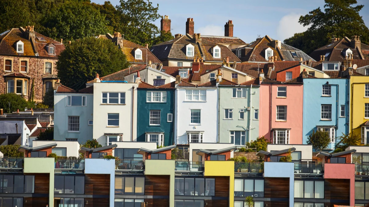 UK House Prices Rise in August as Property Market Shows Resilience