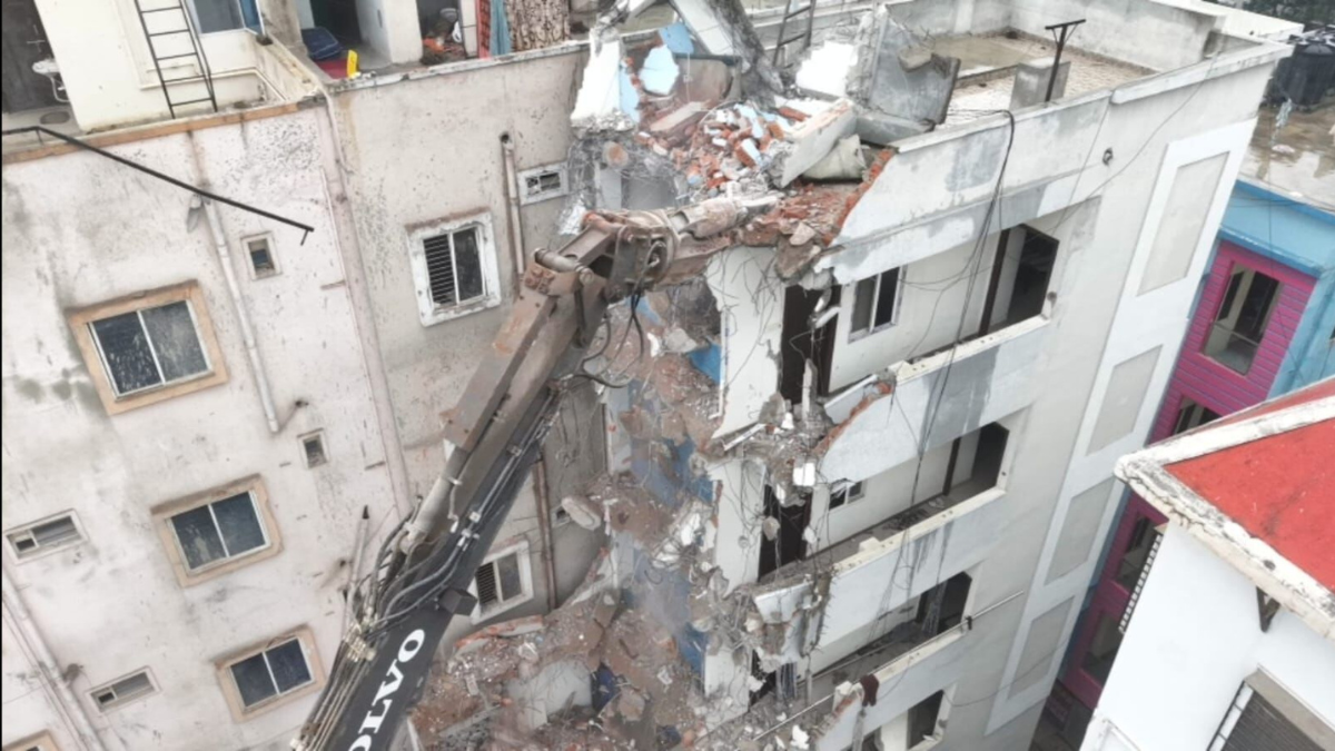Cyberabad Demolishes 150 Illegal Buildings in 10 Days as Narsingi and Miyapur Become Hotspots