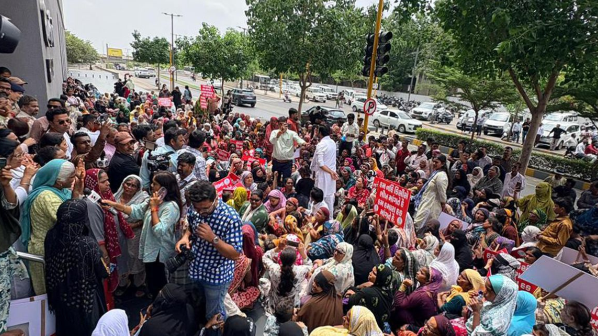 Chandola Lake Evictees Wait 18 Months for Housing as Ahmedabad Protesters Demand Allotment