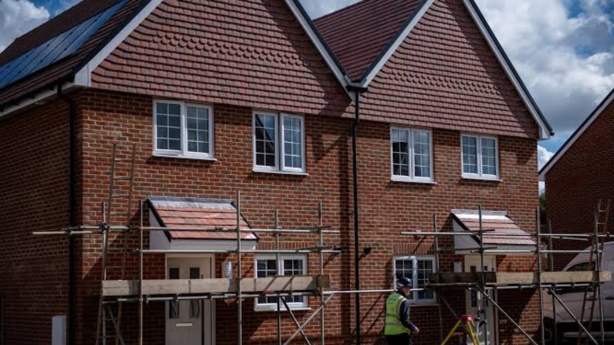 UK Mortgage Approvals Fall 15% as Housing Market Cools