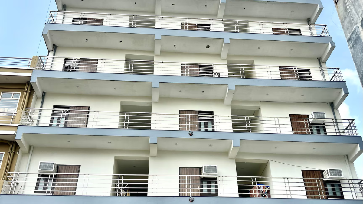 Gurugram PG Operators Seek Rules to Regulate 10,000 Facilities and 50,000 Rooms