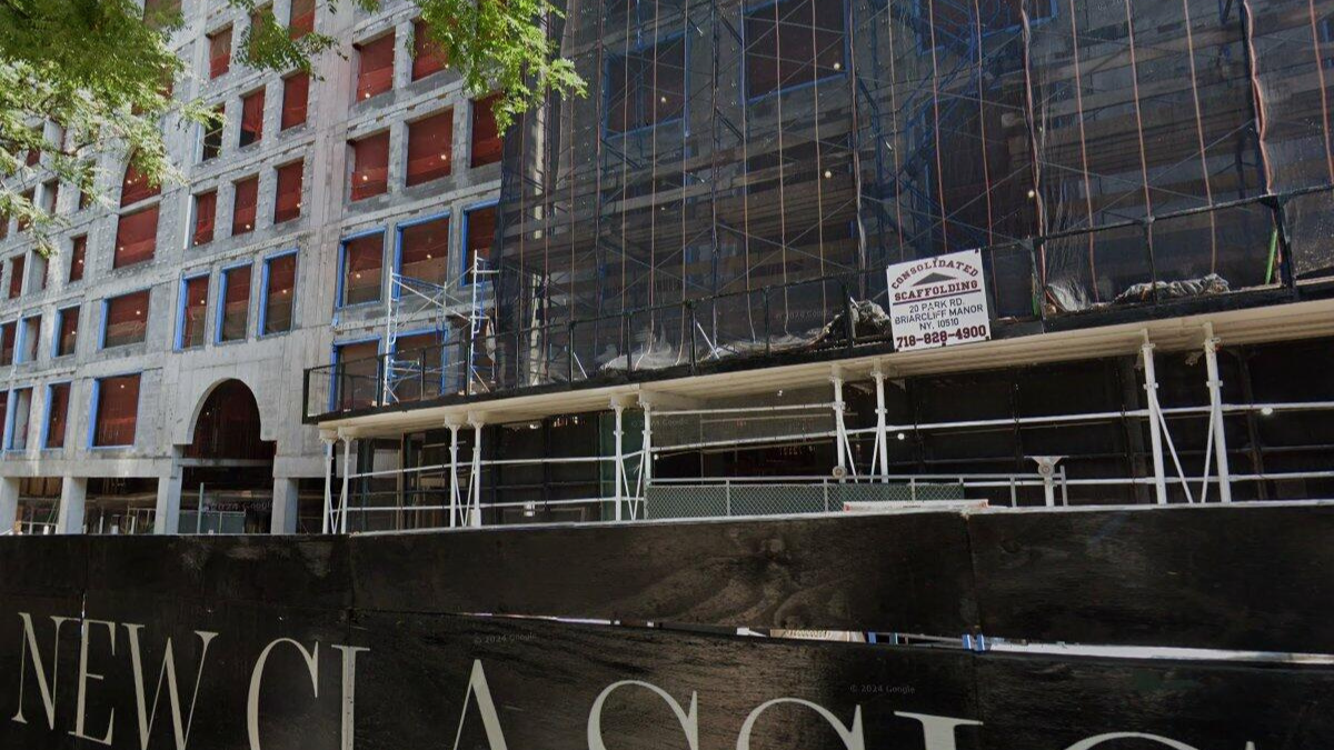 Manhattan Luxury Housing Sees 19 Deals as Upper West Side Penthouse Hits $26.9 Million