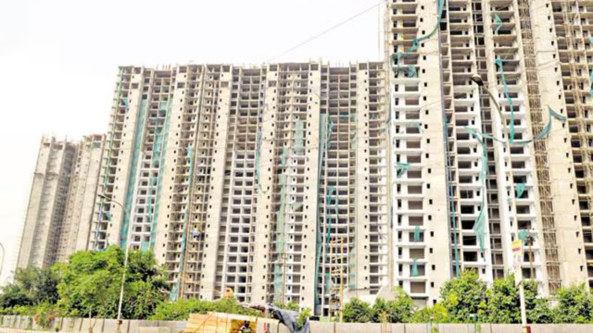 Noida Residents Seek Weekly Surprise Inspections as Encroachments Return Across Key Sectors