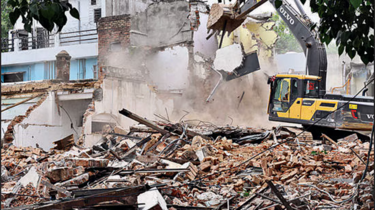 Delhi MCD Demolishes 44 Structures and Seals 11 Properties in Major Crackdown