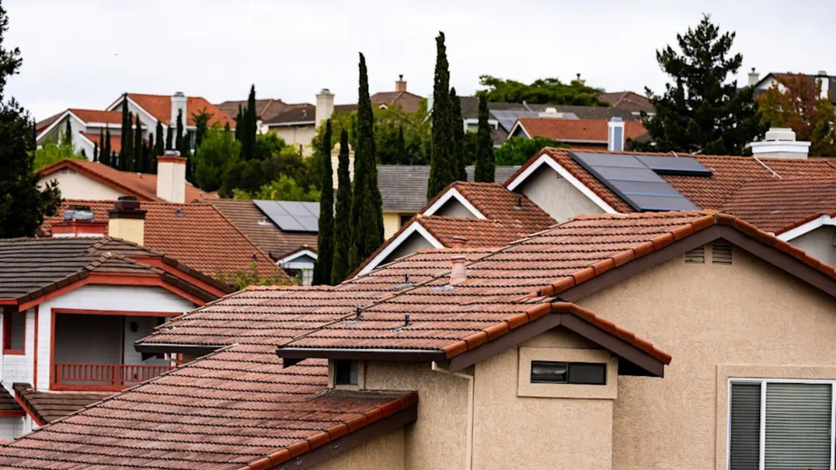 US Mortgage Rates Hit 7.26% as Strong Economic Data Pushes Borrowing Costs Higher