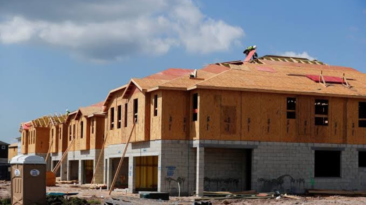 New Home Sales Jump 6.4% to 684,000 in August