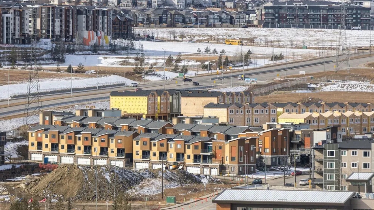 Canada Housing Split: Toronto Slips, Calgary Holds