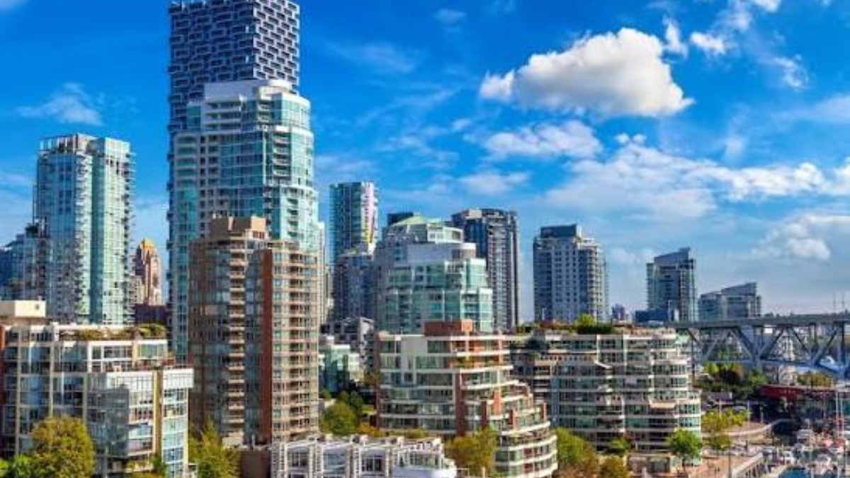 Vancouver Home Sales Fall 8.4% as Apartments Drag Market