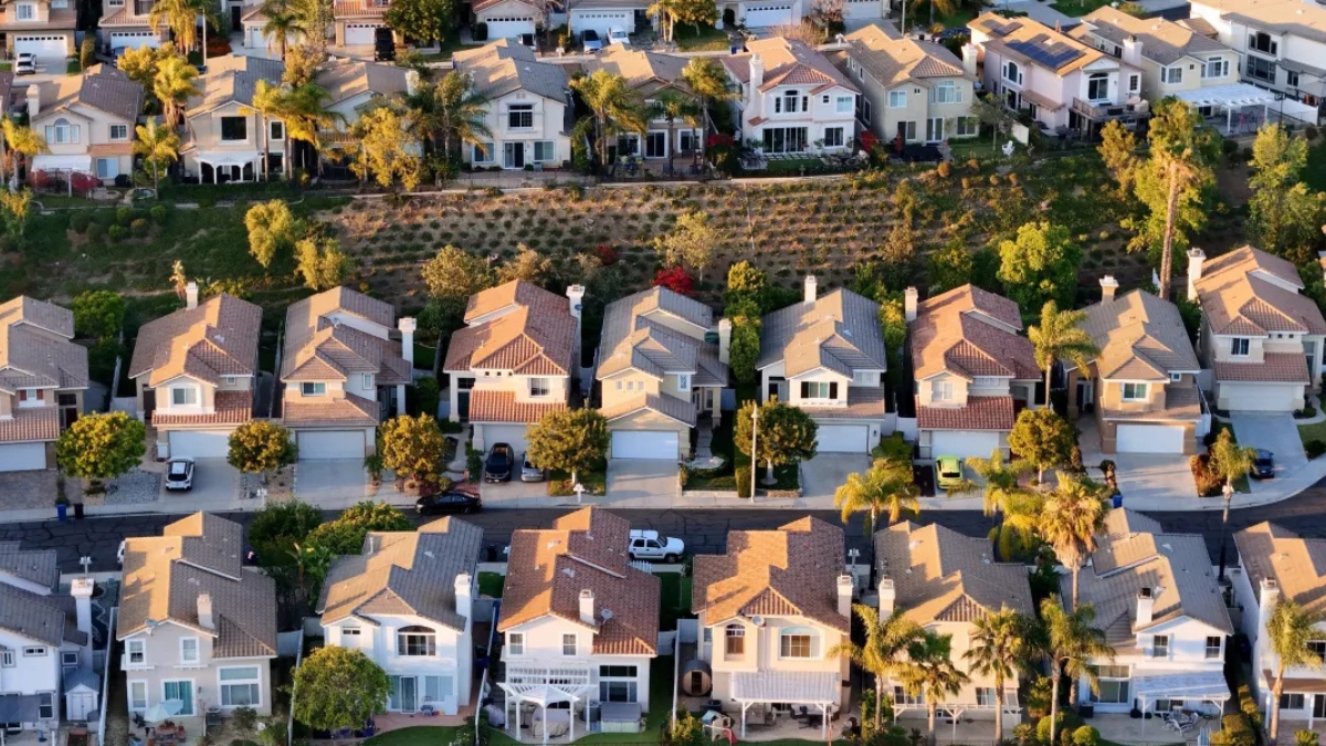US Metro Home Values: Chicago Up 5.1%, Austin Down 3.9%