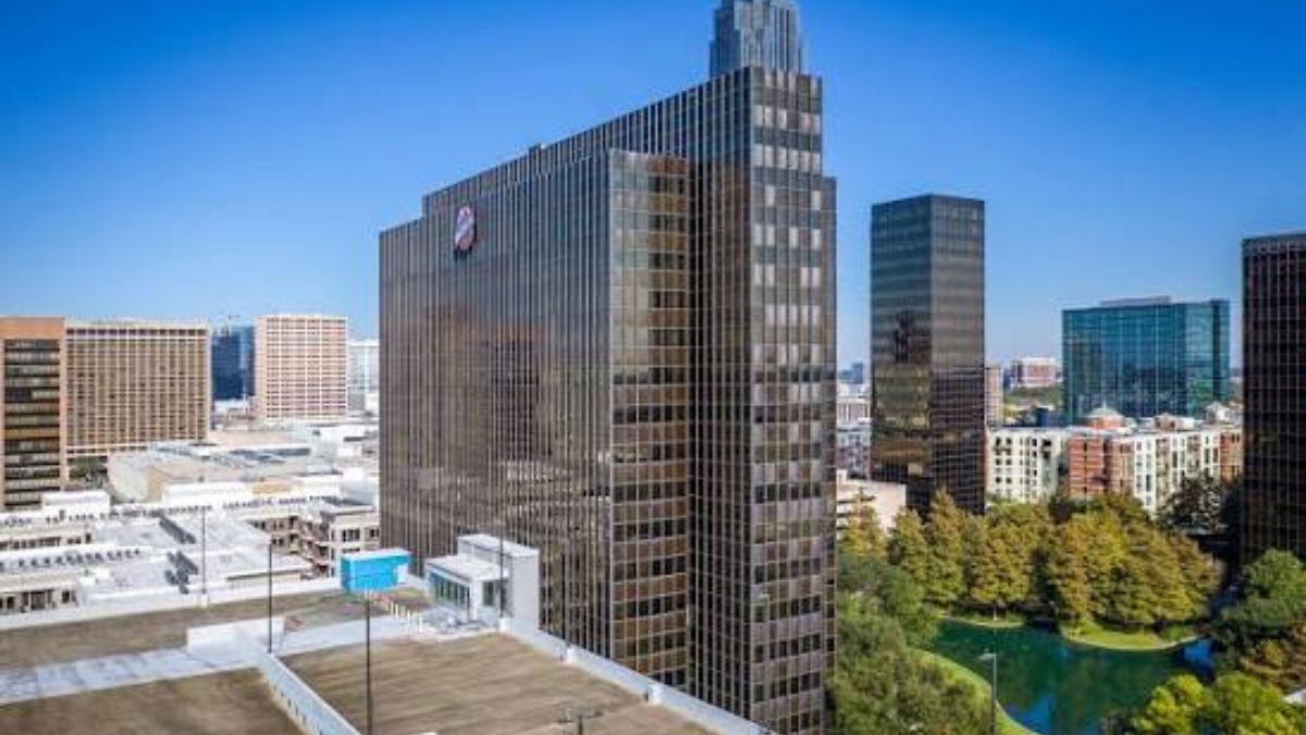 US Commercial Property Prices Near a Floor, but Big Deals Lag